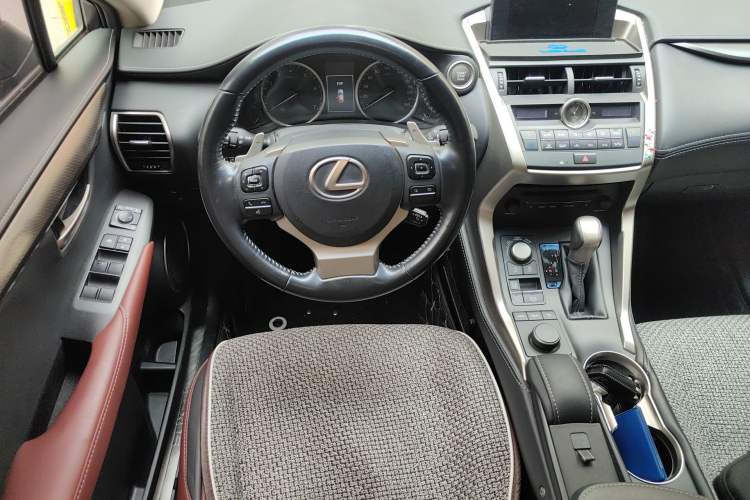 Used Lexus NX 2015 200T All-Wheel-Drive Fēngshàng Edition Steering Wheel