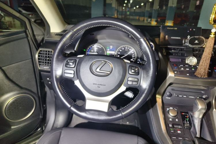 Used Lexus NX 2015 300h All-Wheel-Drive Fēngzhì Edition Steering Wheel
