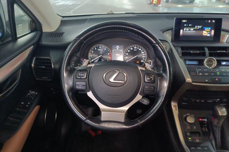 Used Lexus NX 2015 200T All-Wheel-Drive Fēngshàng Edition Steering Wheel