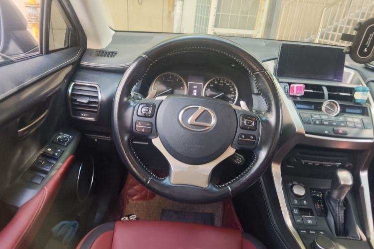 Used Lexus NX 2015 200T All-Wheel-Drive Fēngshàng Edition Steering Wheel