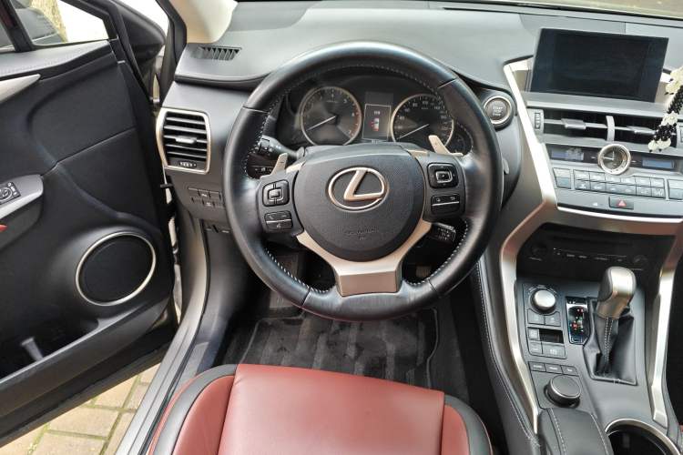 Used Lexus NX 2015 200T All-Wheel-Drive Fēngshàng Edition Steering Wheel