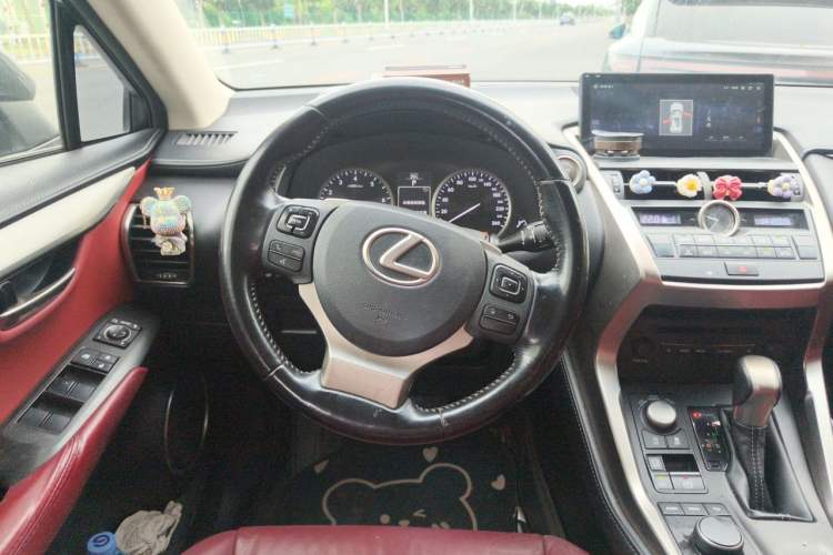 Used Lexus NX 2015 200 Front-Wheel Drive X-Trail SE Edition Steering Wheel