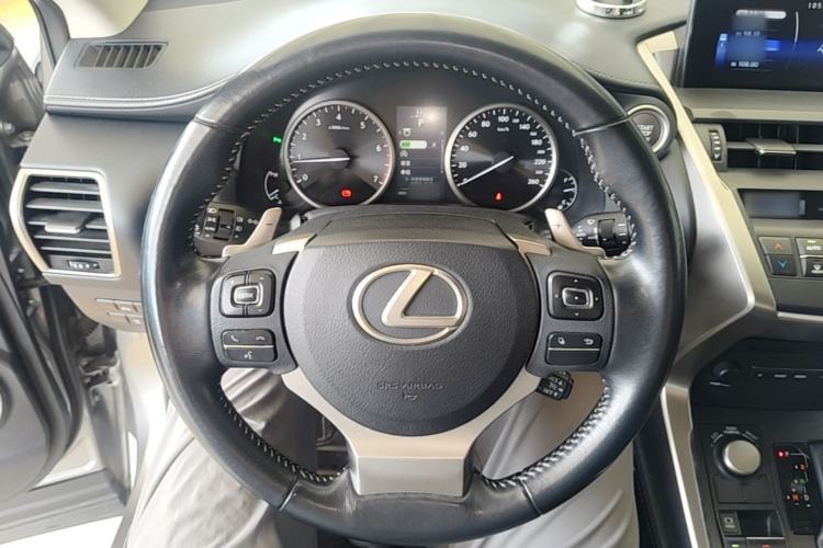 Used Lexus NX 2015 200T All-Wheel-Drive Fēngshàng Edition Steering Wheel