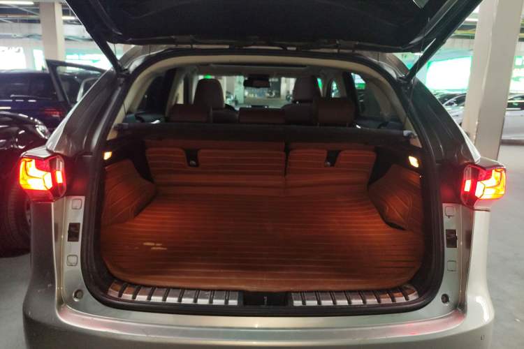 Used Lexus NX 2015 300h All-Wheel-Drive Fēngzhì Edition Trunk