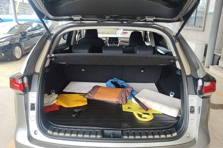 Used Lexus NX 2015 200T All-Wheel-Drive Fēngshàng Edition Trunk