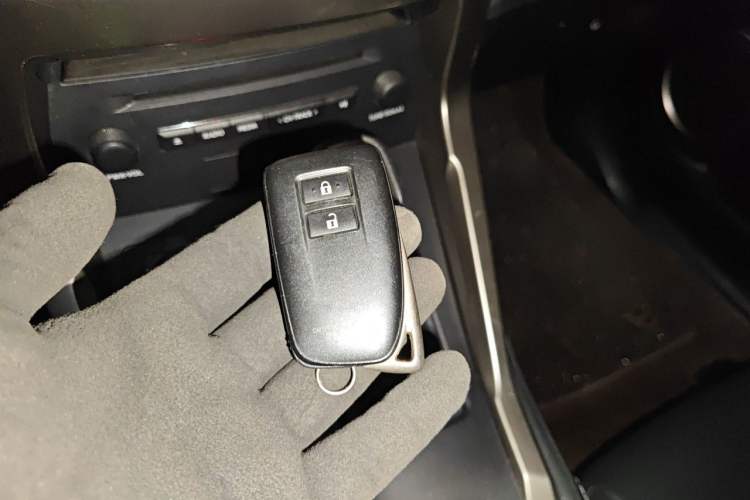 Used Lexus NX 2015 200T All-Wheel-Drive Fēngshàng Edition Vehicle Key