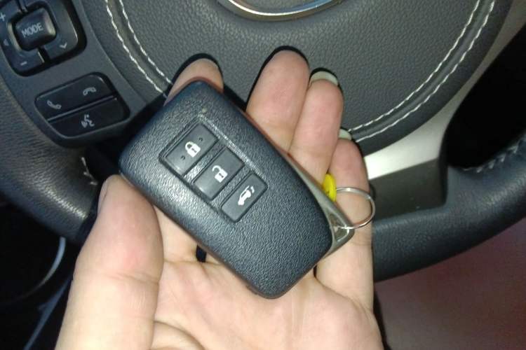 Used Lexus NX 2015 300h Front-Drive Fēngshàng Edition Vehicle Key