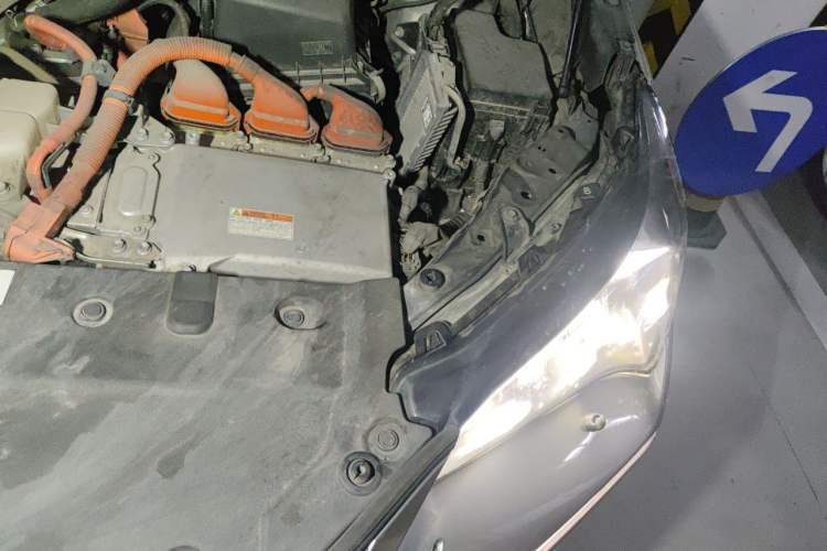 Used Lexus NX 2015 300h All-Wheel-Drive Fēngzhì Edition Engine Bay Left