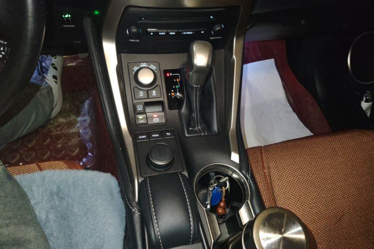 Used Lexus NX 2015 200T All-Wheel-Drive Fēngshàng Edition Gear Lever