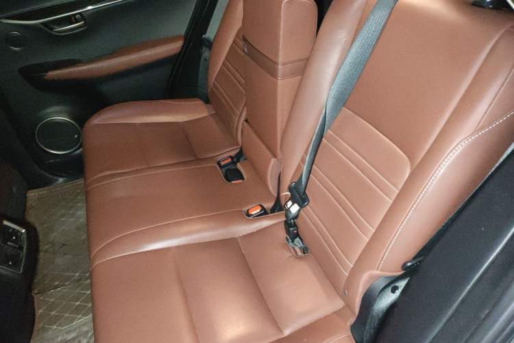 Used Lexus NX 2015 300h All-Wheel-Drive Fēngzhì Edition Left Rear Seat