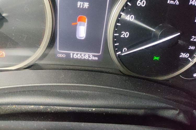 Used Lexus NX 2015 300h All-Wheel-Drive Fēngzhì Edition Odometer Close Up