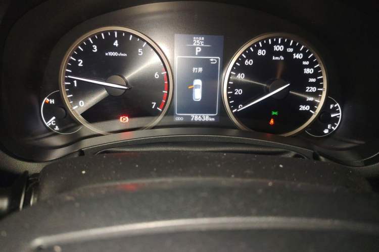 Used Lexus NX 2015 200T All-Wheel-Drive Fēngshàng Edition Odometer Close Up