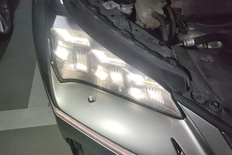 Used Lexus NX 2015 300h All-Wheel-Drive Fēngzhì Edition Right Front Headlight