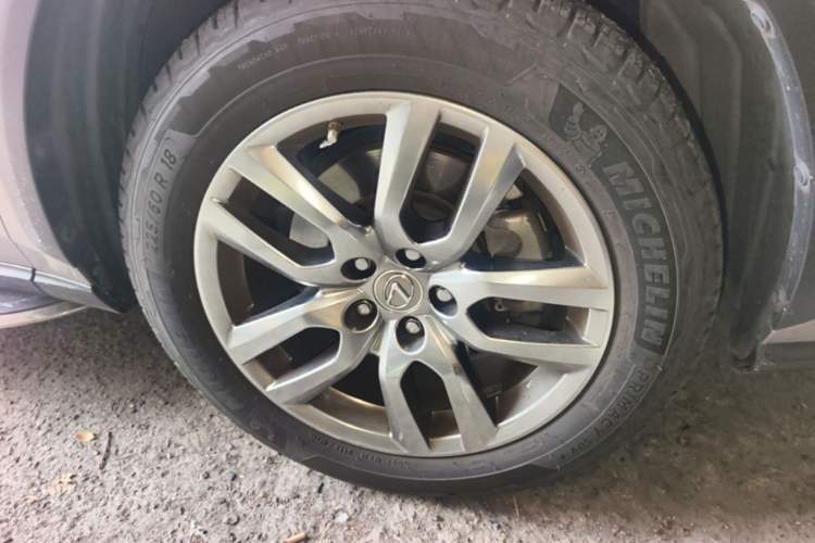 Used Lexus NX 2015 200T All-Wheel-Drive Fēngshàng Edition Right Front Wheel Hub