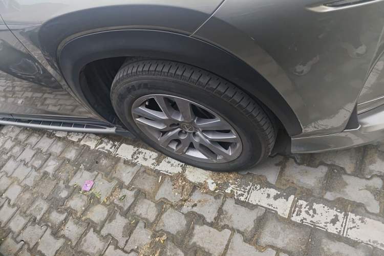 Used Lexus NX 2015 200T All-Wheel-Drive Fēngshàng Edition Right Front Wheel Hub