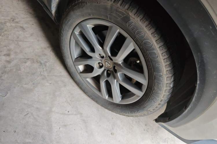 Used Lexus NX 2015 200T All-Wheel-Drive Fēngshàng Edition Right Front Wheel Hub