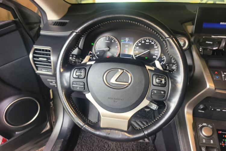 Used Lexus NX 2015 200T All-Wheel-Drive Fēngshàng Edition Steering Wheel