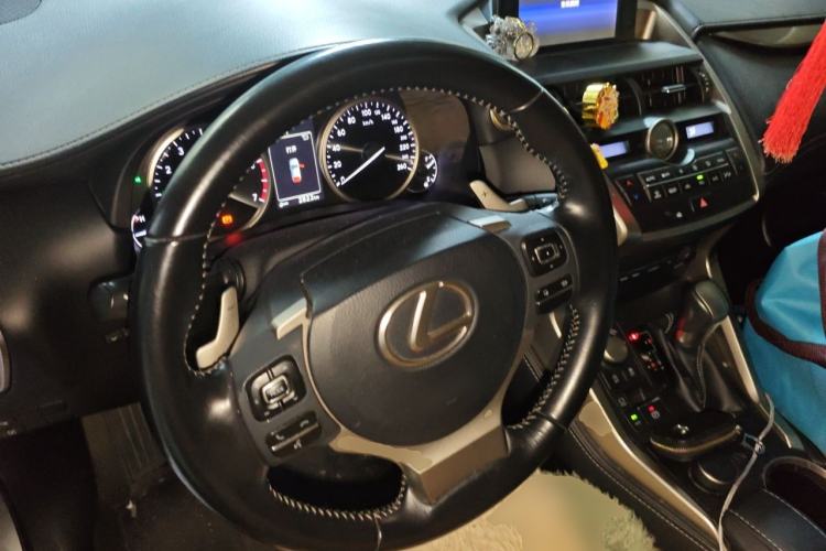 Used Lexus NX 2015 200T All-Wheel-Drive Fēngshàng Edition Steering Wheel