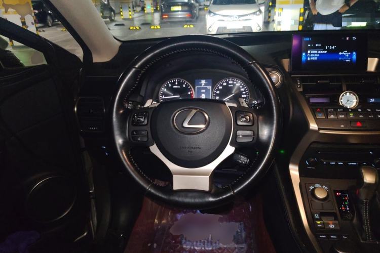 Used Lexus NX 2015 200T All-Wheel-Drive Fēngshàng Edition Steering Wheel