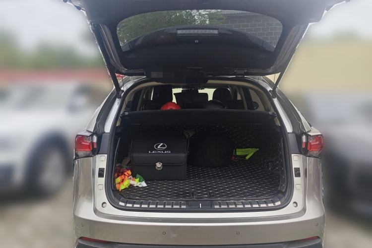 Used Lexus NX 2015 200T All-Wheel-Drive Fēngshàng Edition Trunk
