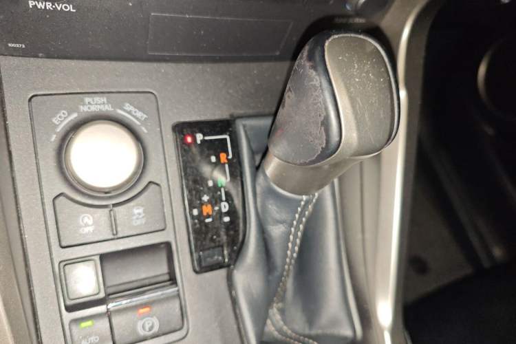 Used Lexus NX 2015 200 Front-Wheel Drive X-Trail SE Edition Gear Lever