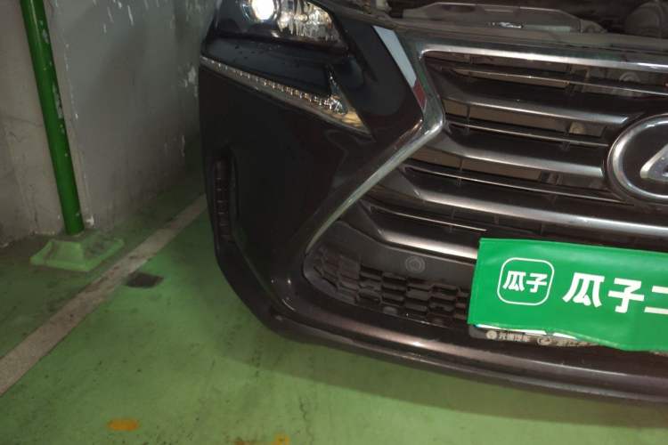 Used Lexus NX 2015 200 Front-Wheel Drive X-Trail SE Edition Right Front Headlight