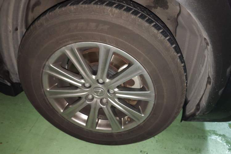 Used Lexus NX 2015 200 Front-Wheel Drive X-Trail SE Edition Right Front Wheel Hub