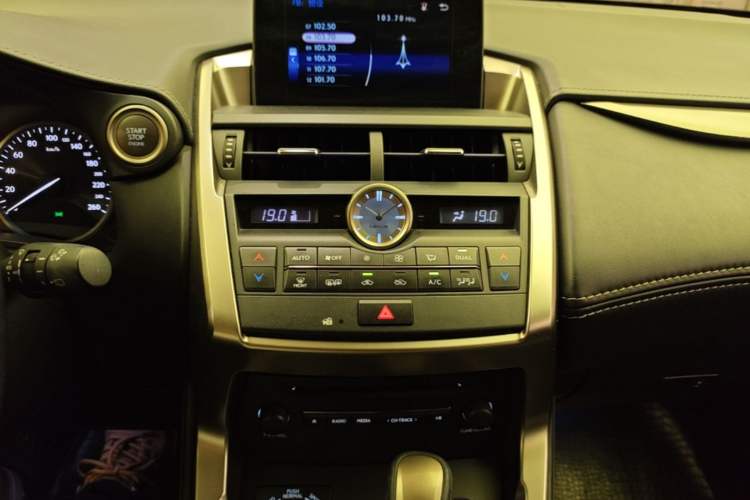 Used Lexus NX 2015 200T All-Wheel-Drive Fēngshàng Edition Audio And AC Panel