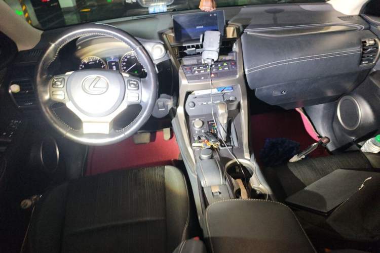 Used Lexus NX 2015 200 Front-Wheel Drive X-Trail SE Edition Center Console