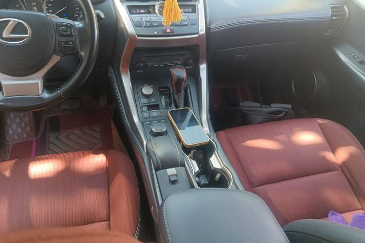 Used Lexus NX 2015 200 Front-Wheel Drive X-Trail SE Edition Gear Lever