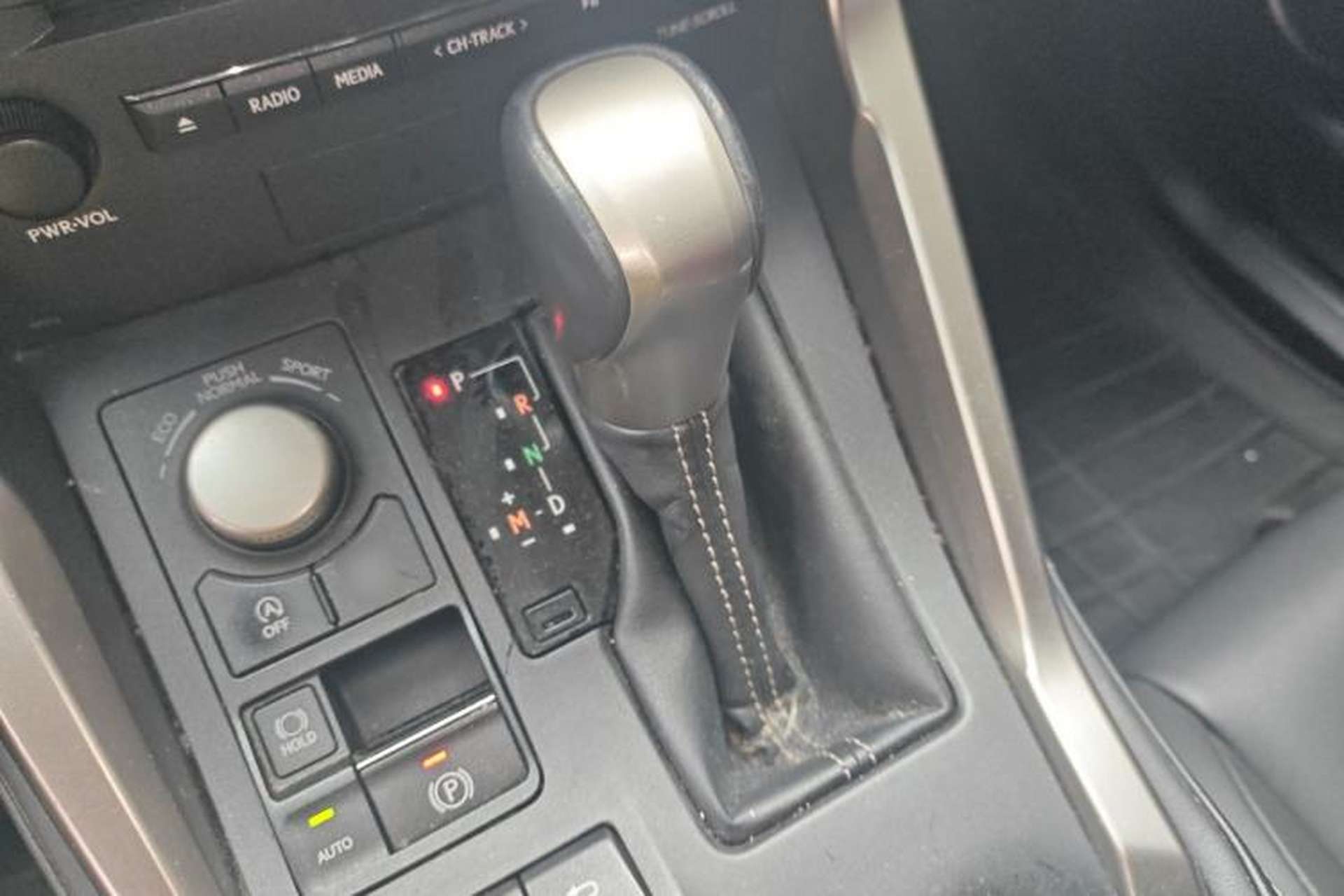 Used Lexus NX 2015 200T All-Wheel-Drive Fēngshàng Edition Gear Lever