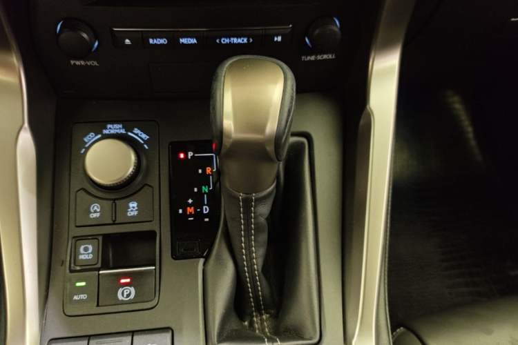 Used Lexus NX 2015 200T All-Wheel-Drive Fēngshàng Edition Gear Lever