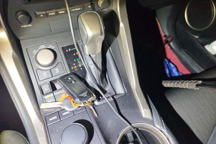 Used Lexus NX 2015 200 Front-Wheel Drive X-Trail SE Edition Gear Lever