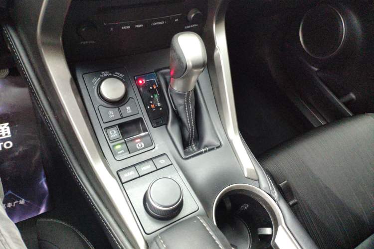Used Lexus NX 2015 200 Front-Wheel Drive X-Trail SE Edition Gear Lever