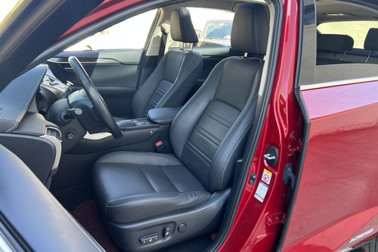 Used Lexus NX 2015 300h All-Wheel-Drive Fēngzhì Edition Interior 10