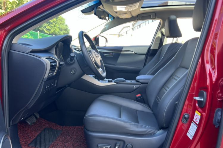 Used Lexus NX 2015 300h All-Wheel-Drive Fēngzhì Edition Interior 8