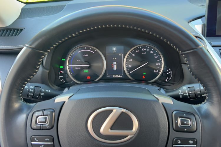 Used Lexus NX 2015 300h All-Wheel-Drive Fēngzhì Edition Odometer Close Up