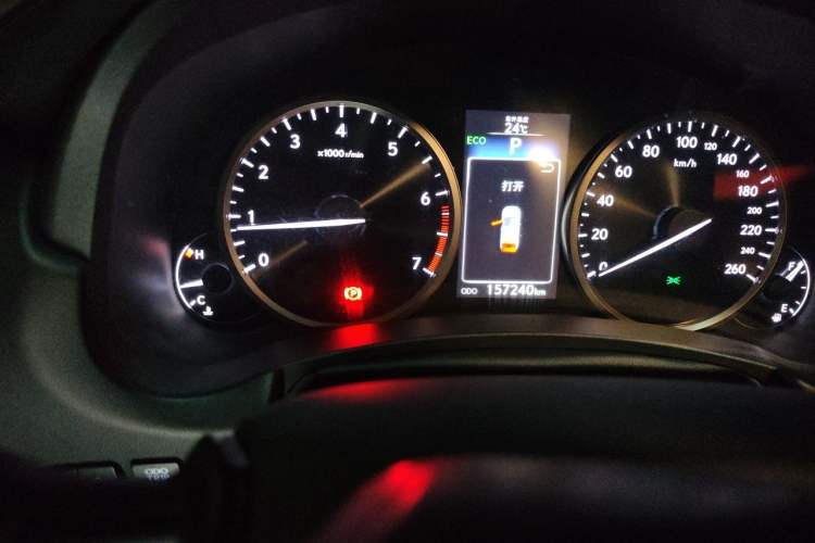 Used Lexus NX 2015 200 Front-Wheel Drive X-Trail SE Edition Odometer Close Up