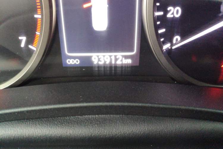 Used Lexus NX 2015 200 Front-Wheel Drive X-Trail SE Edition Odometer Close Up