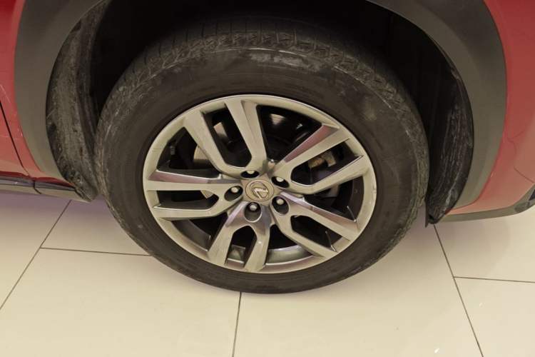 Used Lexus NX 2015 200T All-Wheel-Drive Fēngshàng Edition Right Front Wheel Hub