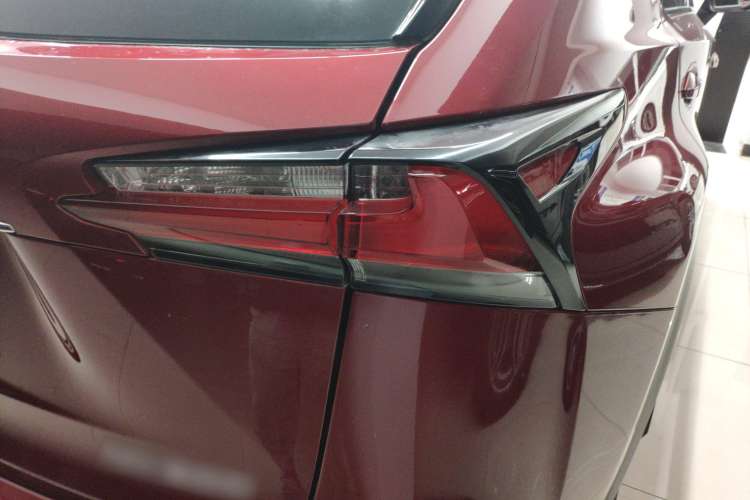 Used Lexus NX 2015 200 Front-Wheel Drive X-Trail SE Edition Right Rear Taillight