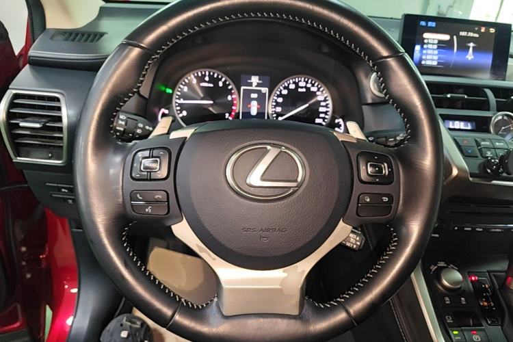 Used Lexus NX 2015 200T All-Wheel-Drive Fēngshàng Edition Steering Wheel