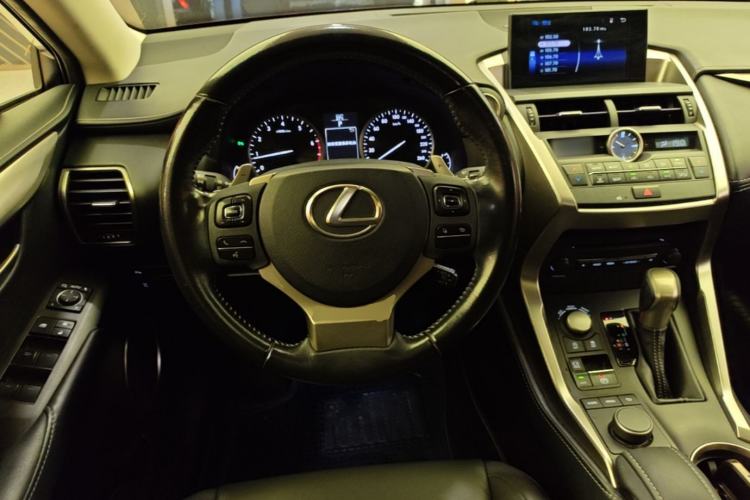 Used Lexus NX 2015 200T All-Wheel-Drive Fēngshàng Edition Steering Wheel