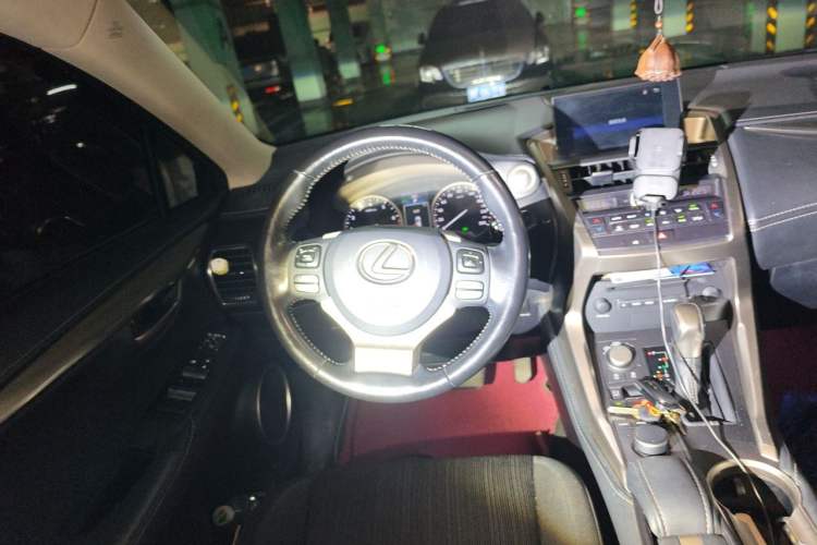 Used Lexus NX 2015 200 Front-Wheel Drive X-Trail SE Edition Steering Wheel