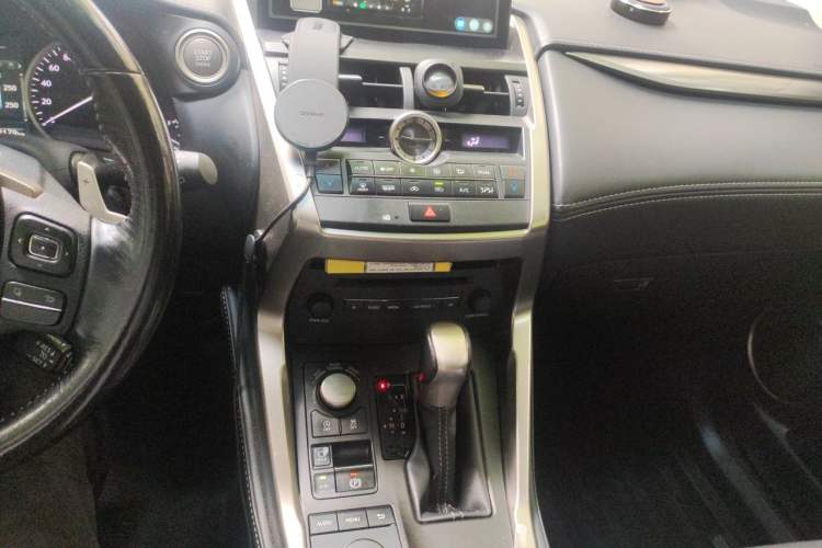 Used Lexus NX 2015 200T All-Wheel-Drive Fēngshàng Edition Audio And AC Panel