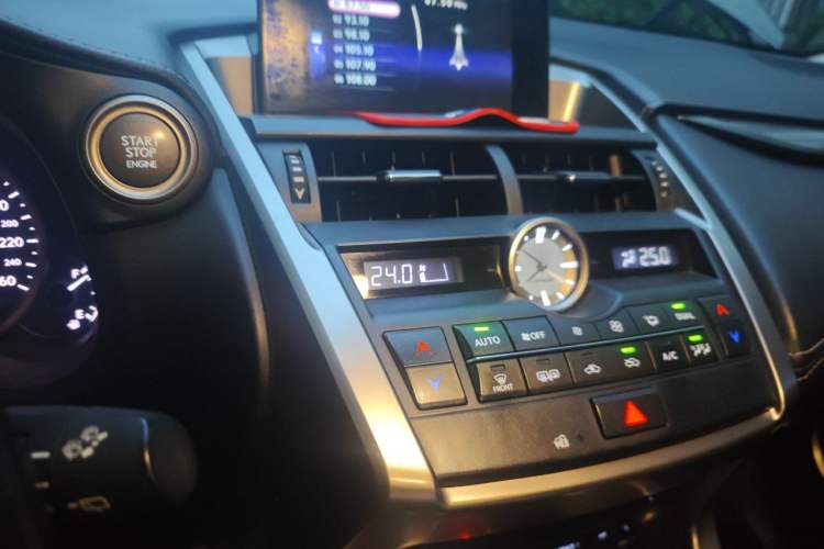 Used Lexus NX 2015 200T All-Wheel-Drive Fēngshàng Edition Audio And AC Panel