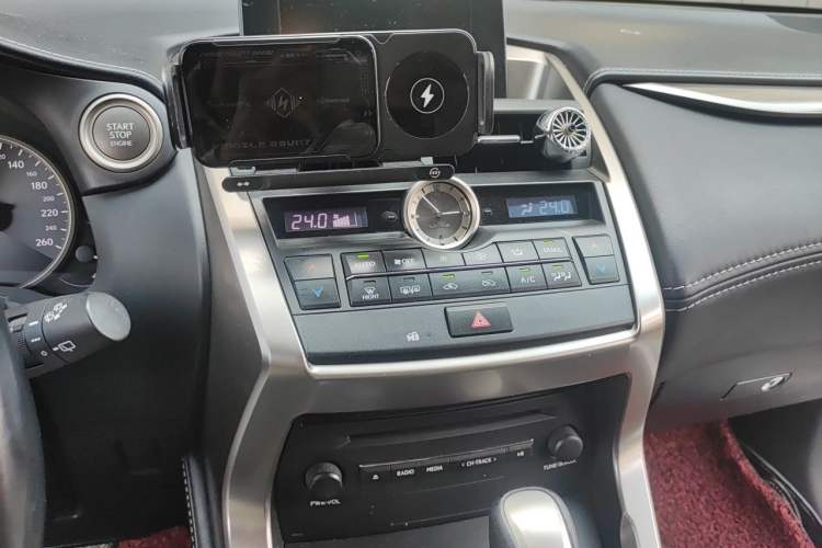 Used Lexus NX 2015 200 Front-Wheel Drive X-Trail SE Edition Audio And AC Panel