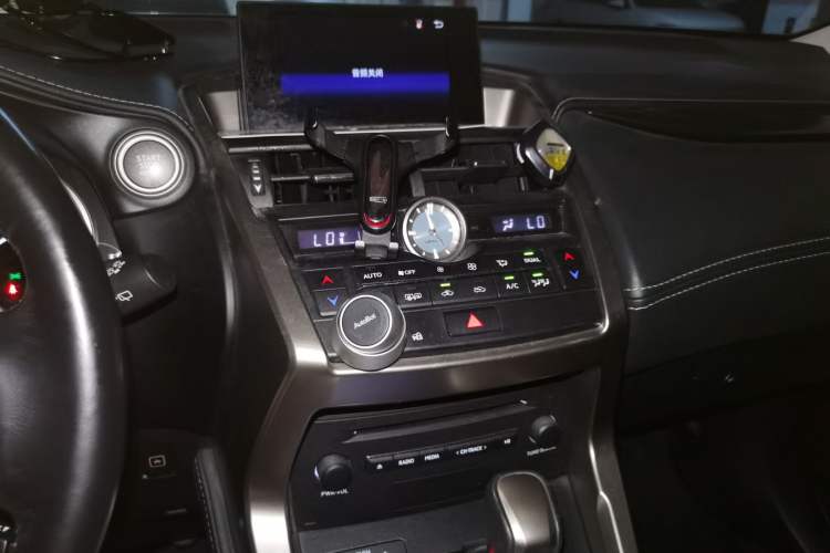 Used Lexus NX 2015 200T All-Wheel-Drive Fēngshàng Edition Audio And AC Panel
