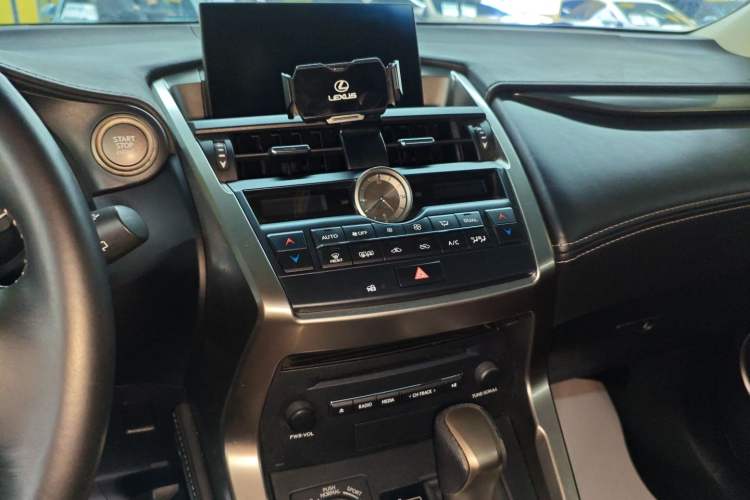 Used Lexus NX 2015 200T All-Wheel-Drive Fēngshàng Edition Audio And AC Panel