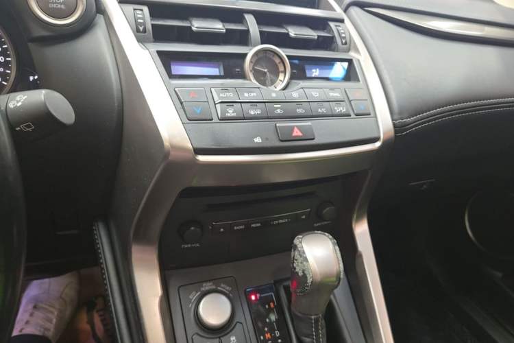 Used Lexus NX 2015 200T All-Wheel-Drive Fēngshàng Edition Audio And AC Panel